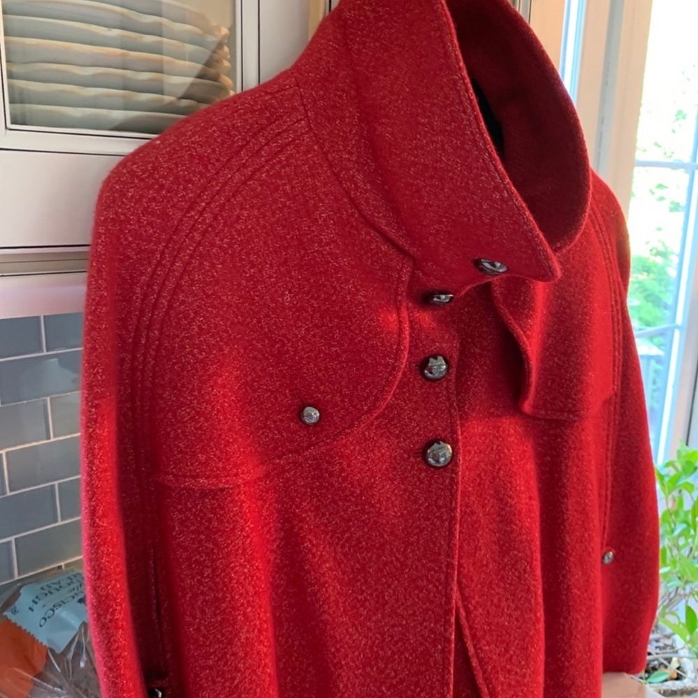 Beautiful jacket - Picture 2 of 5